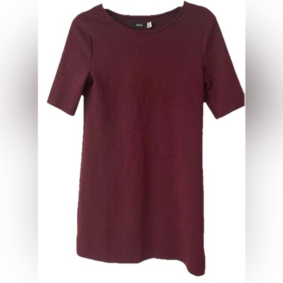 NWOT Burgundy Urban Outfitters Dress Short sleeved textured Size M jewel toned - Picture 1 of 6